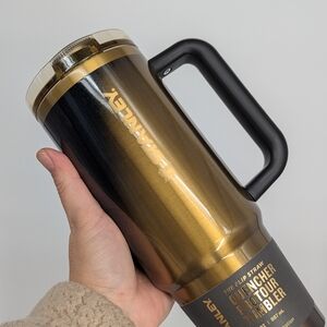 New Stanley Gold Tumbler Cup Black Honey 30 Oz Limited Edition 2025